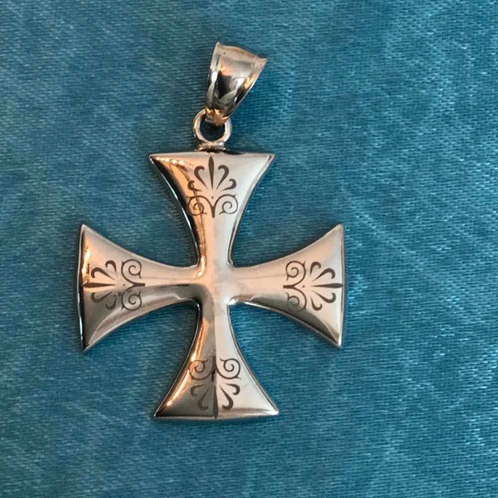 CROSS STAINLESS STEEL CROSS STYLE PENDANT